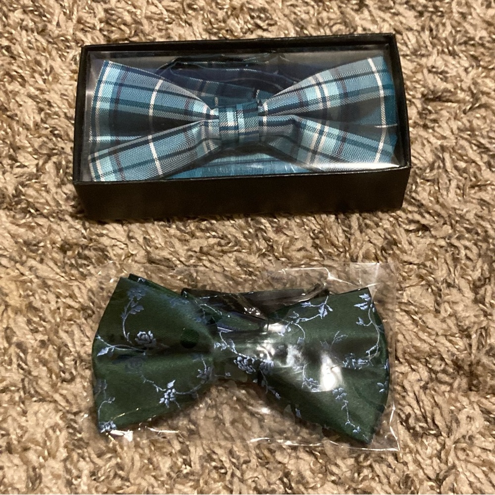 *NEW* Lot of 2 Bow Ties - The Tie Bar & unbranded with Pocket Square, pre-tied
